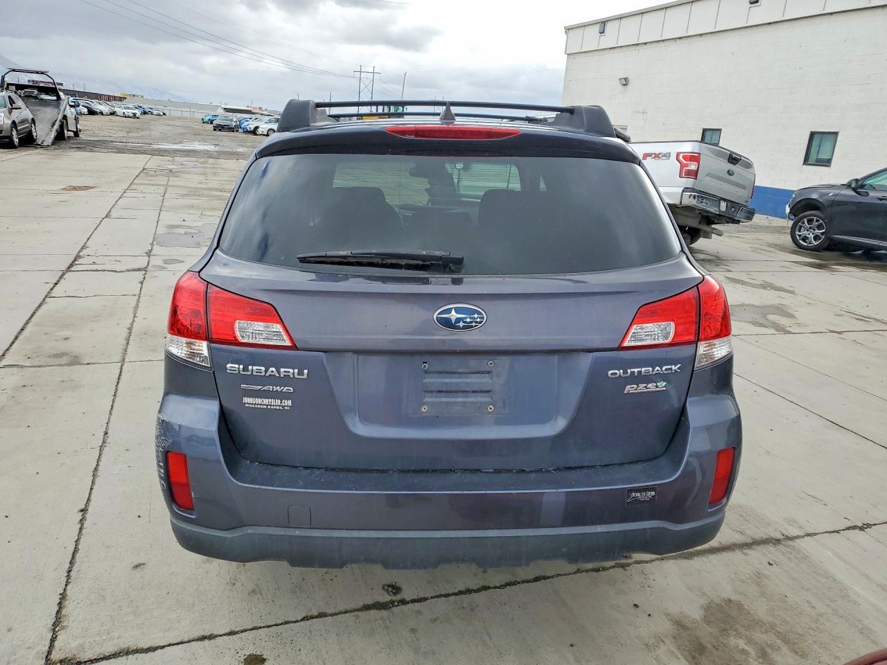 2014 SUBARU Outback