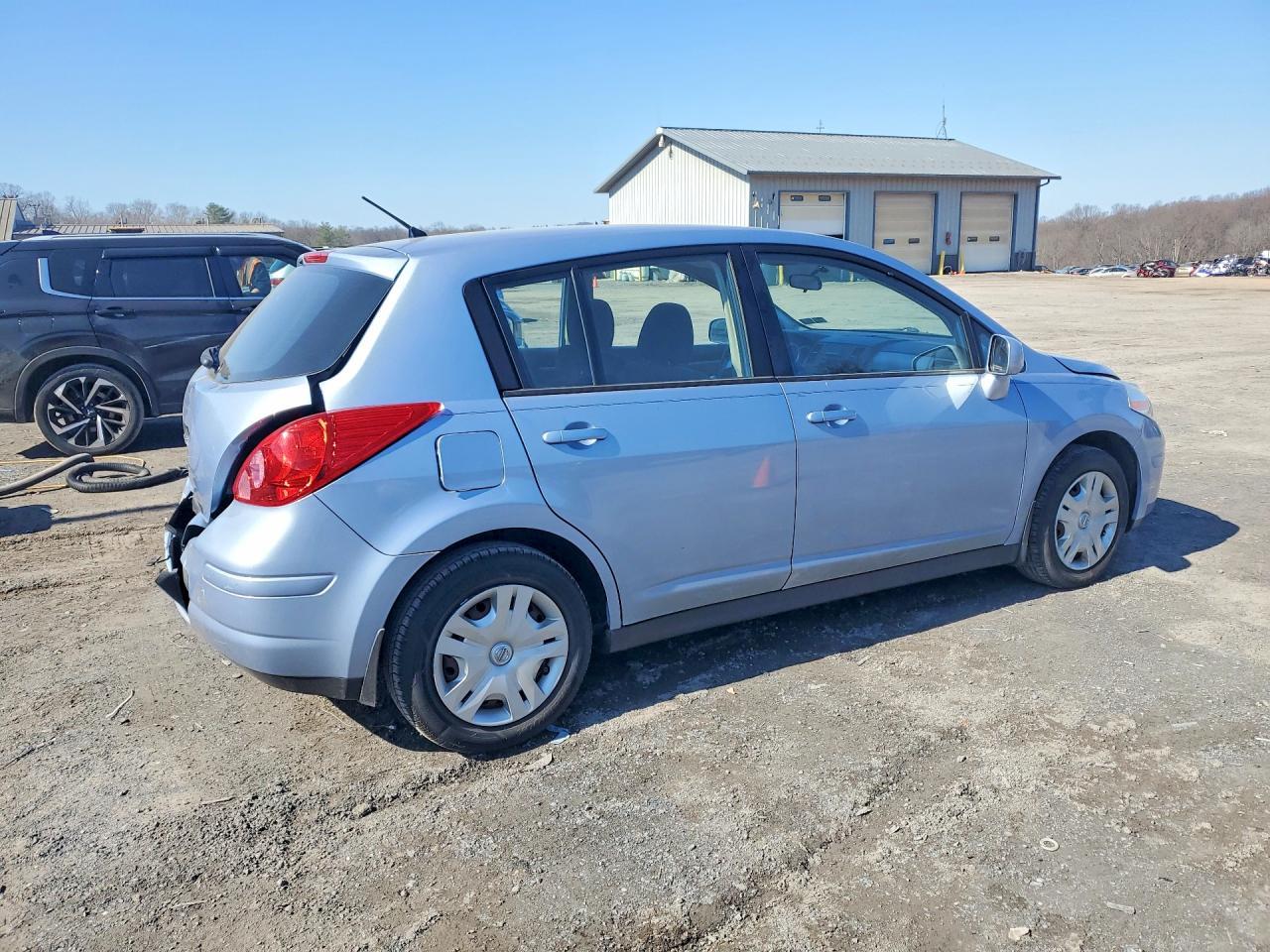 2011 NISSAN VERSA