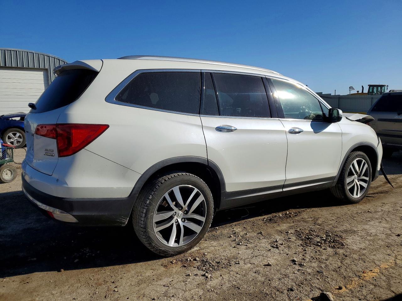 2017 HONDA PILOT