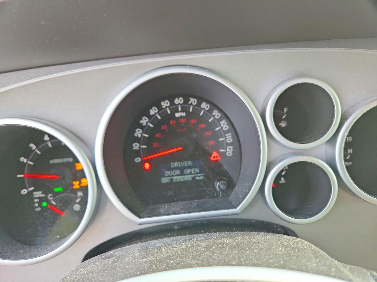 2011 TOYOTA Sequoia