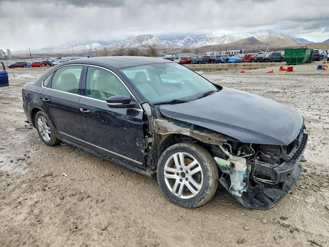 2013 VOLKSWAGEN Passat