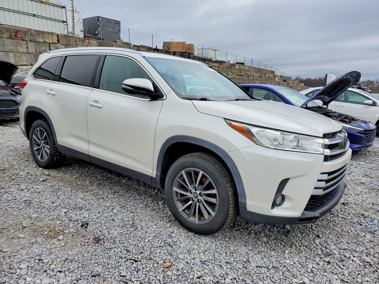 2019 TOYOTA HIGHLANDER