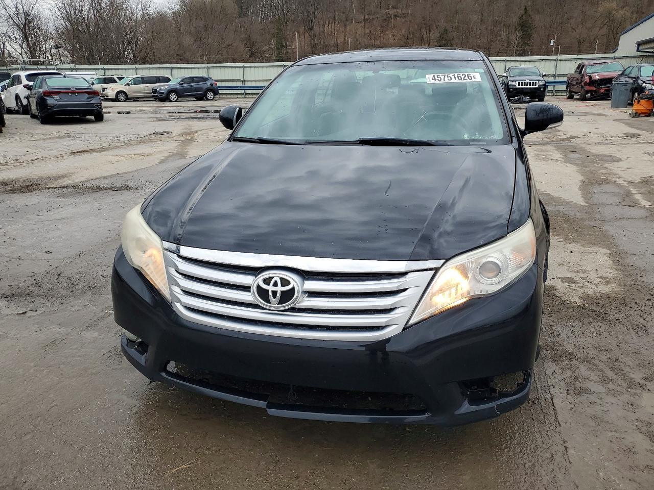2011 TOYOTA Avalon