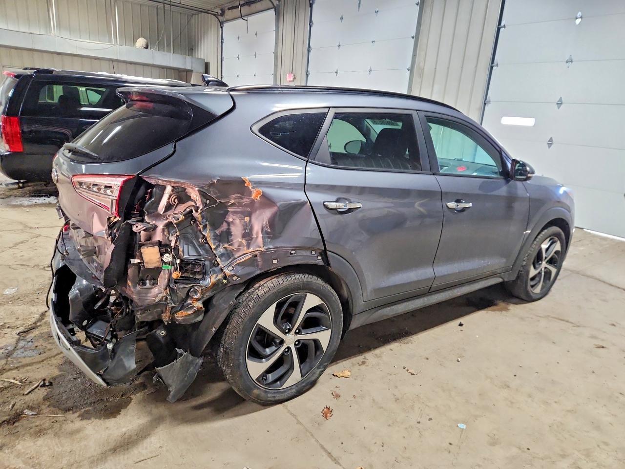2016 HYUNDAI TUCSON
