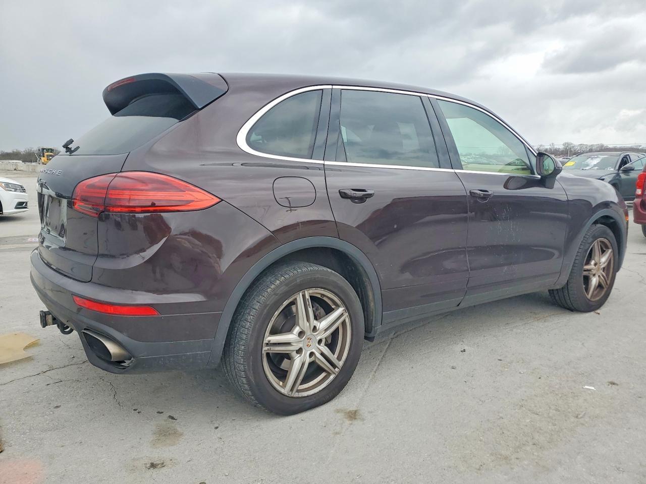 2016 PORSCHE CAYENNE