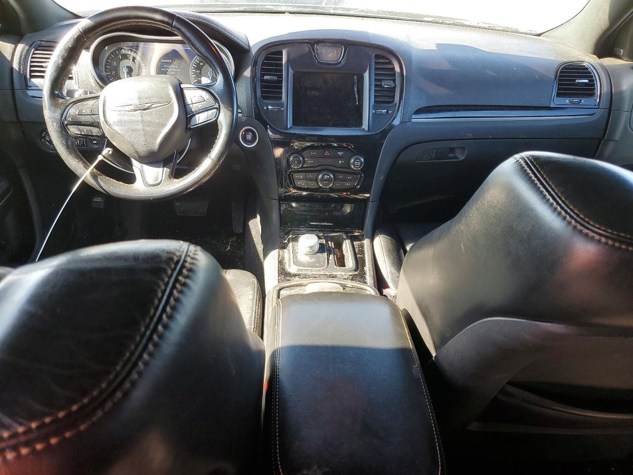 2019 CHRYSLER 300