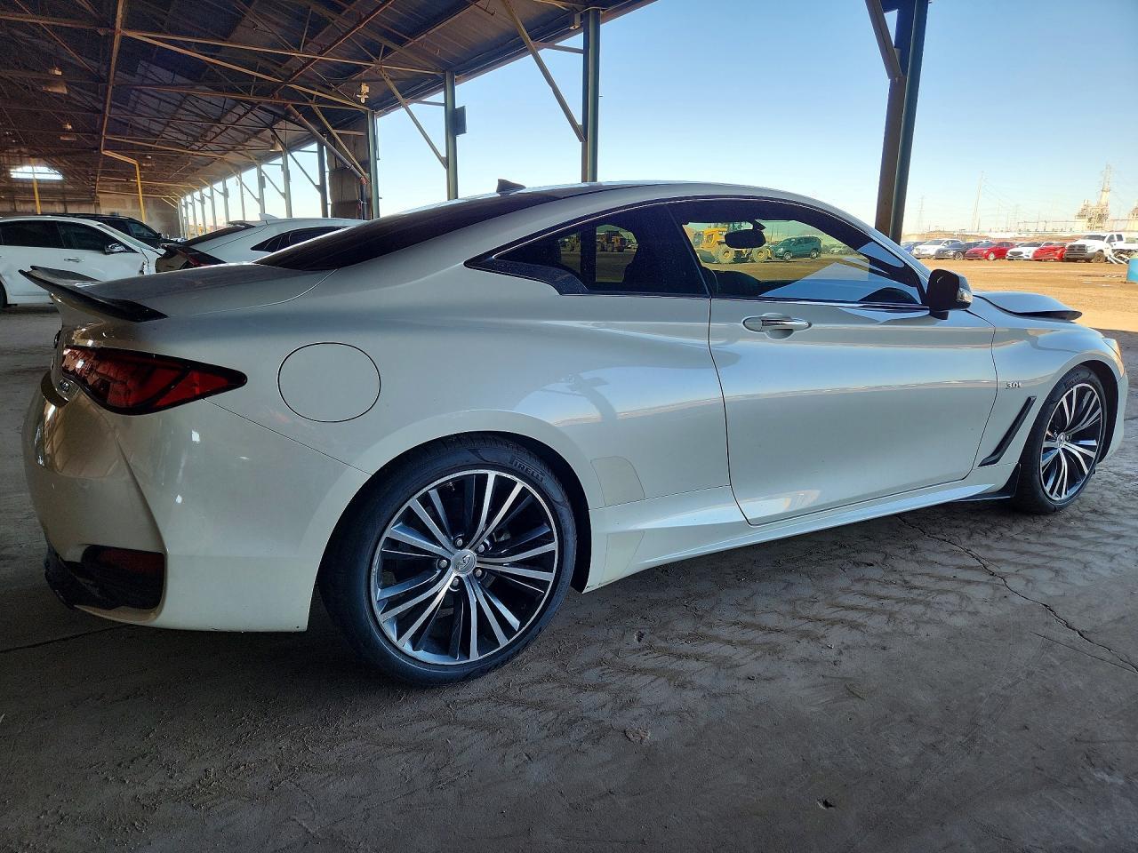 2017 INFINITI Q60
