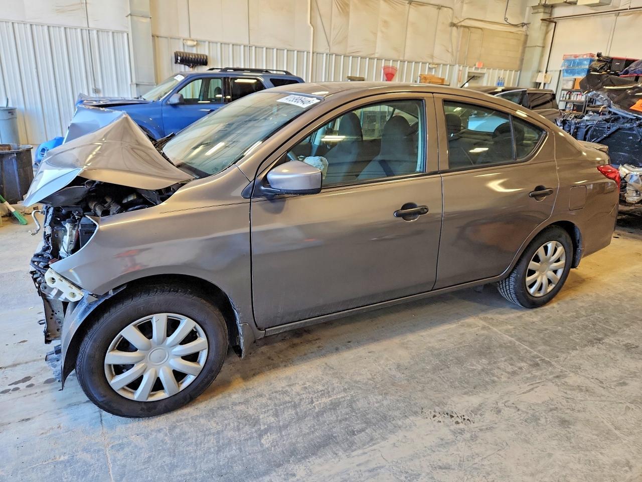 2017 NISSAN VERSA