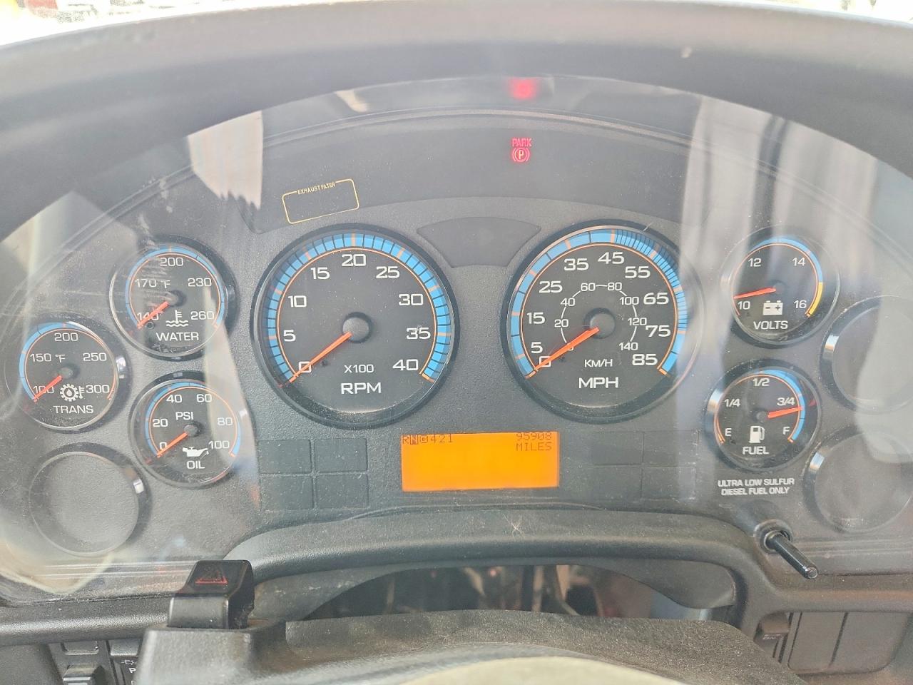 2013 PETERBILT