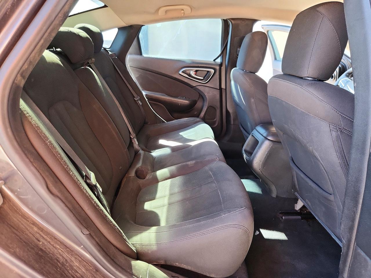 2015 CHRYSLER 200