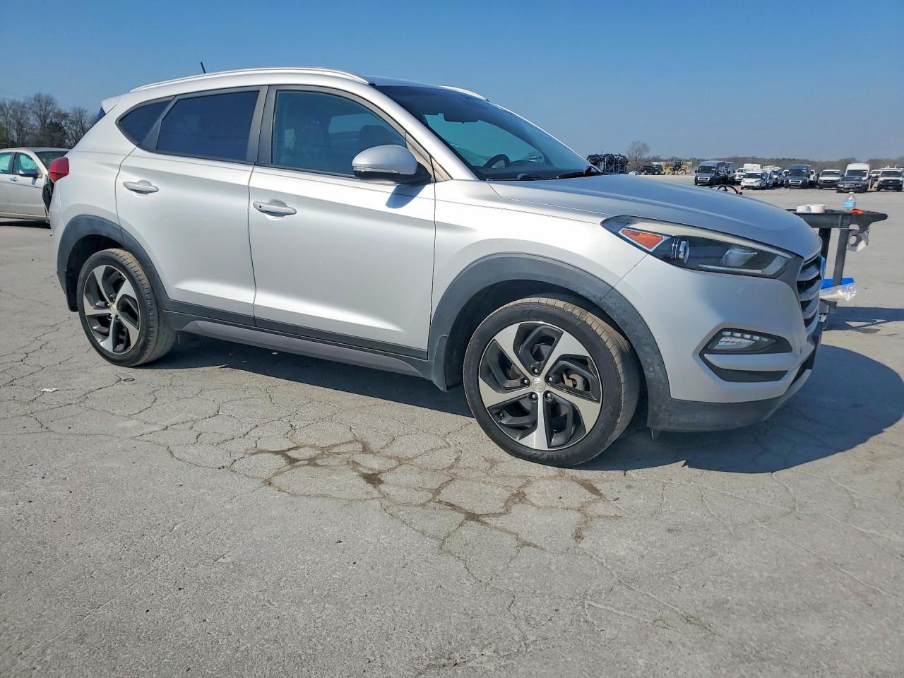 2016 HYUNDAI TUCSON