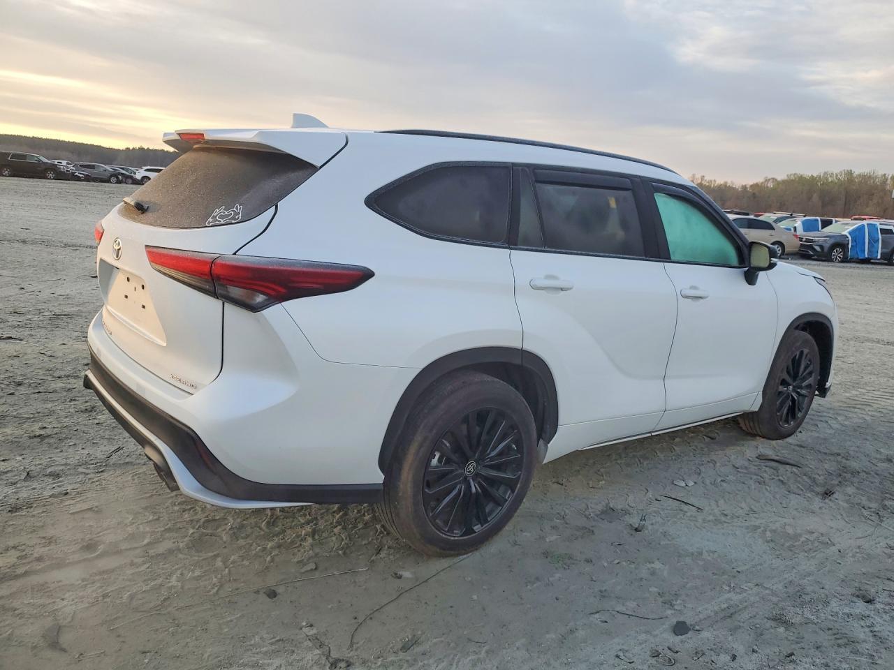 2024 TOYOTA HIGHLANDER