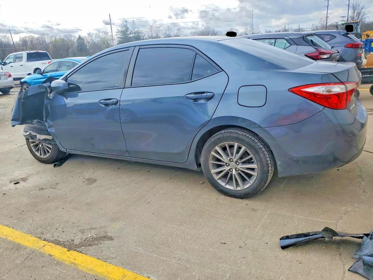 2015 TOYOTA COROLLA