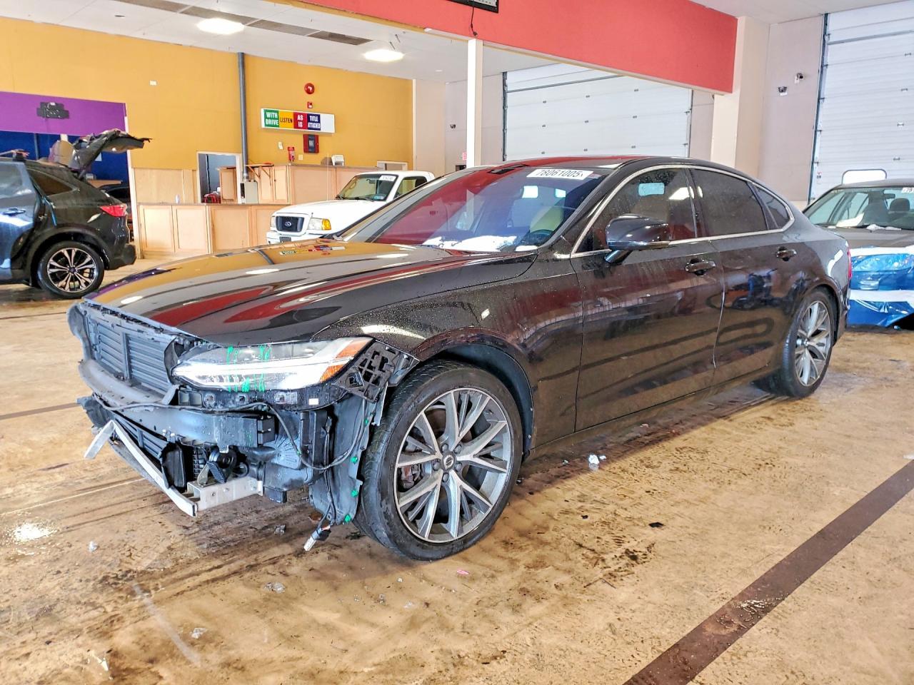 2017 VOLVO S90