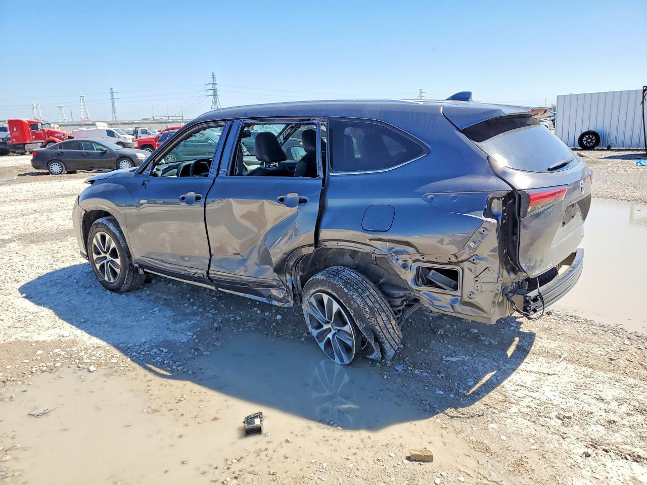 2022 TOYOTA HIGHLANDER