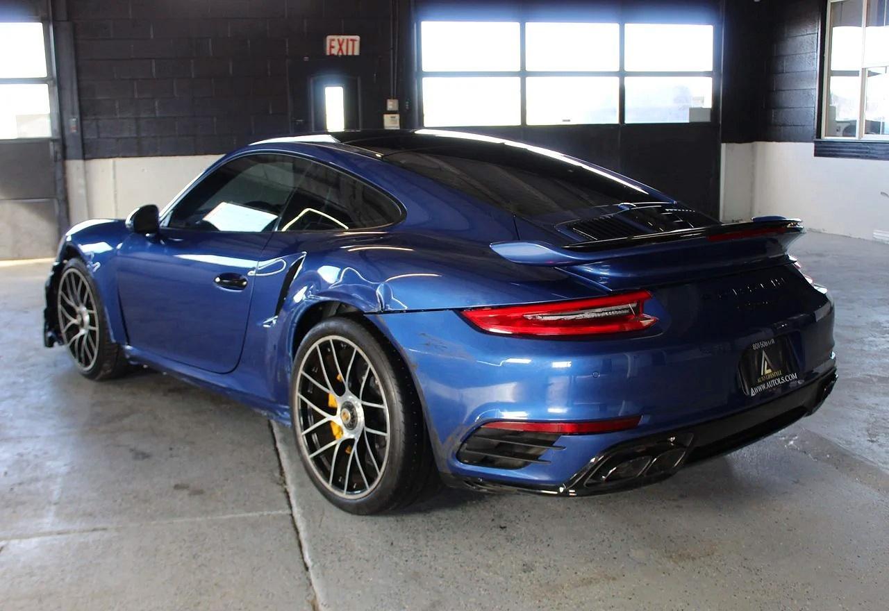 2018 PORSCHE 911