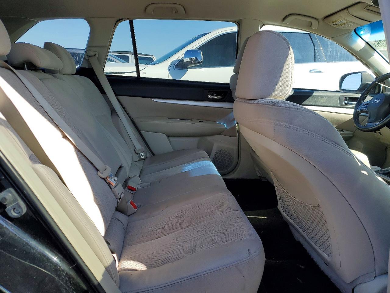2013 SUBARU Outback