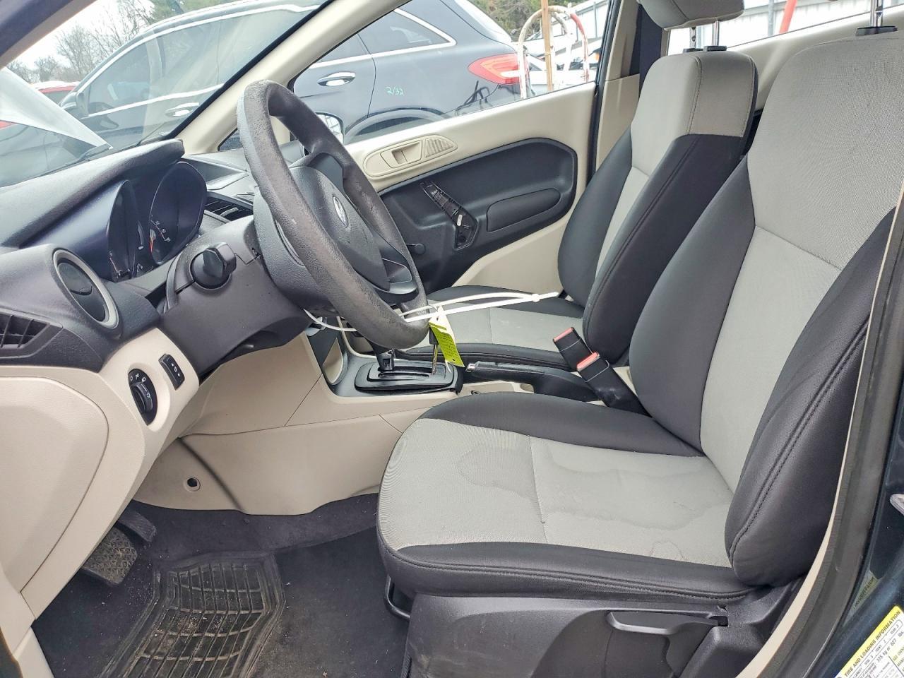 2011 FORD Fiesta