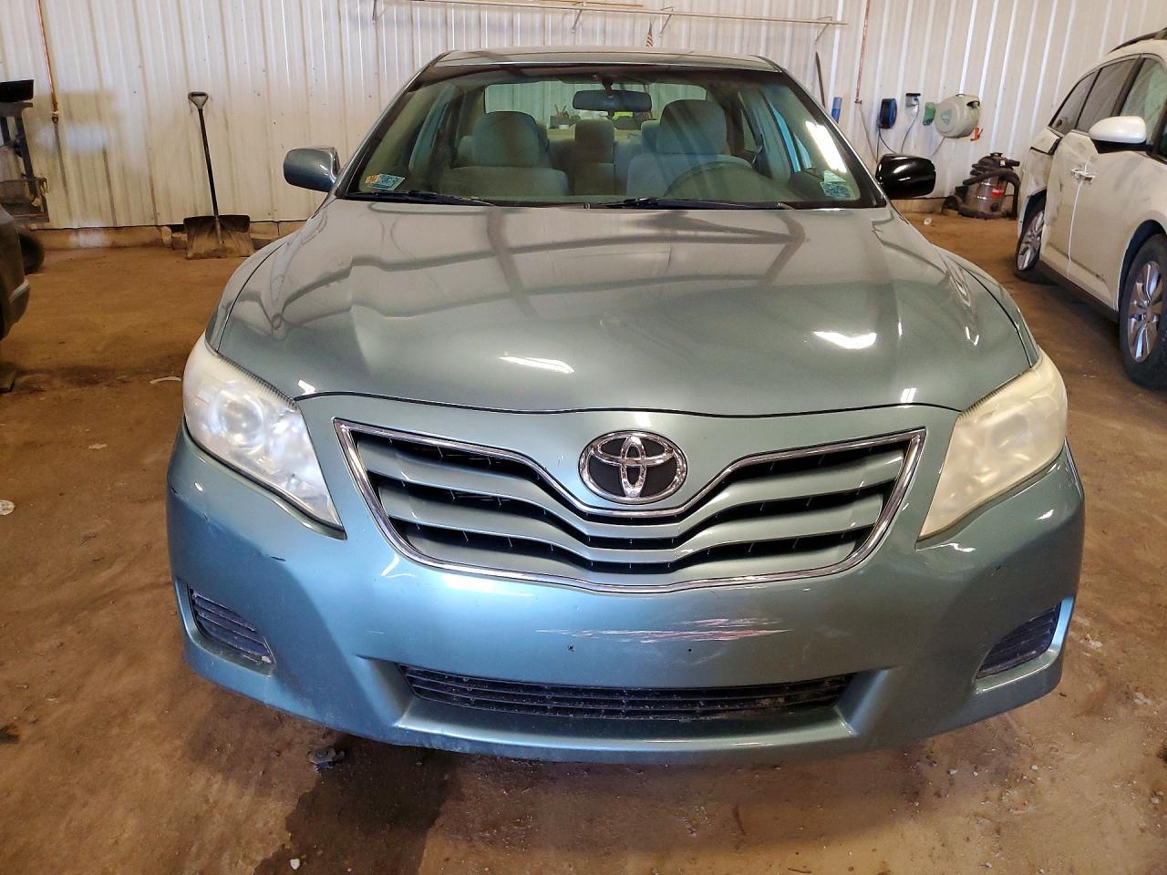 2011 TOYOTA CAMRY