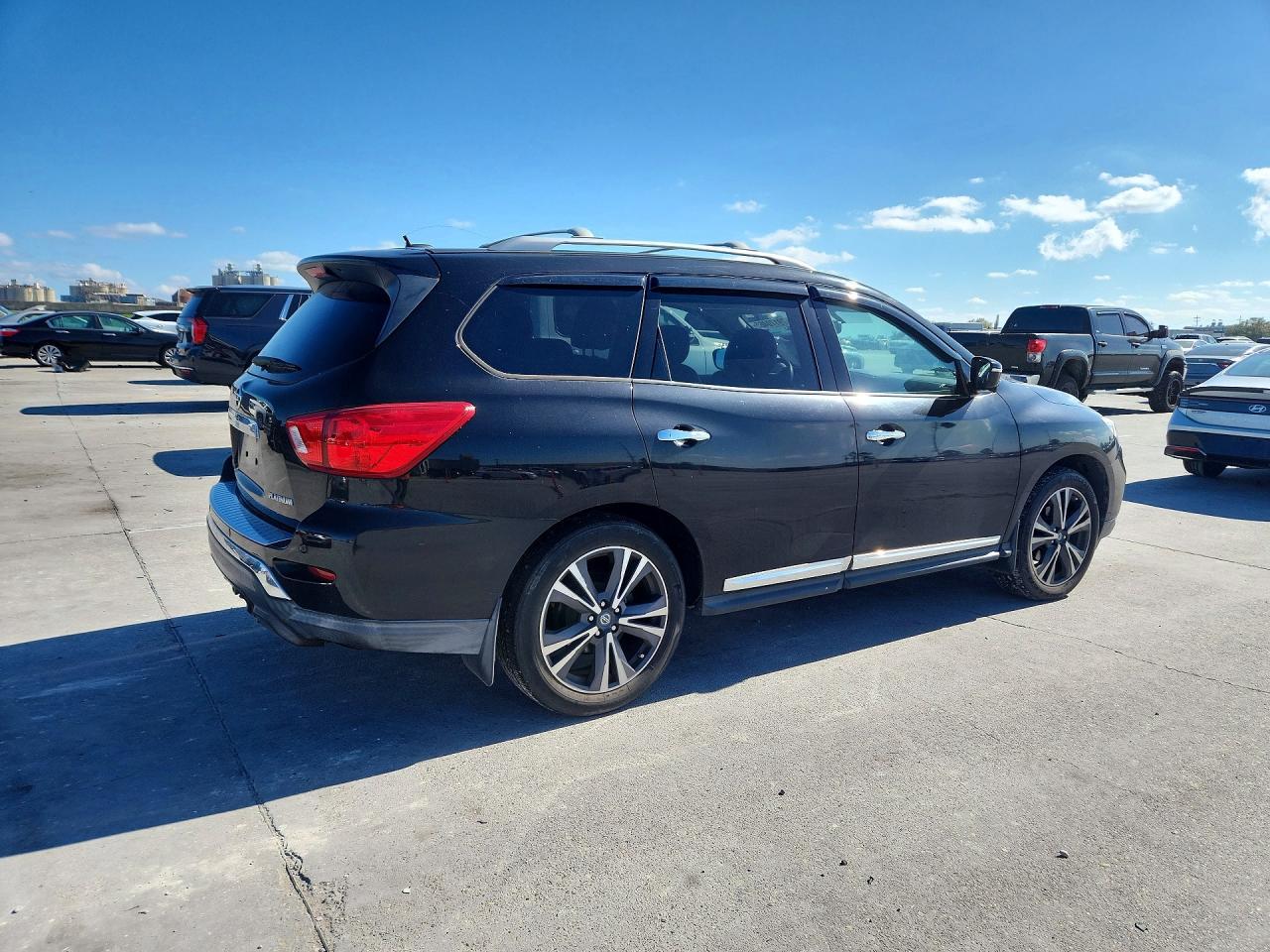 2017 NISSAN PATHFINDER