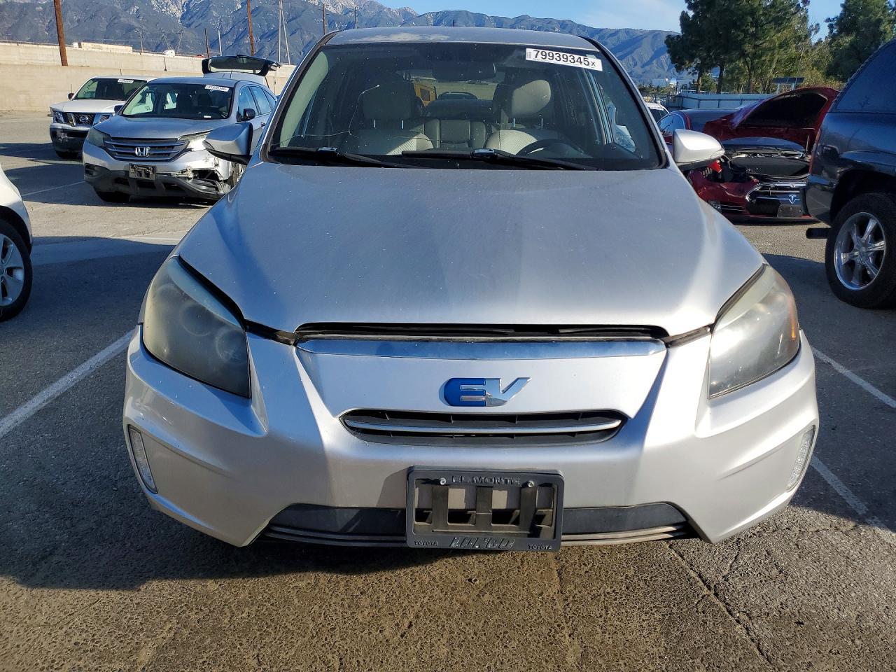 2013 TOYOTA RAV4