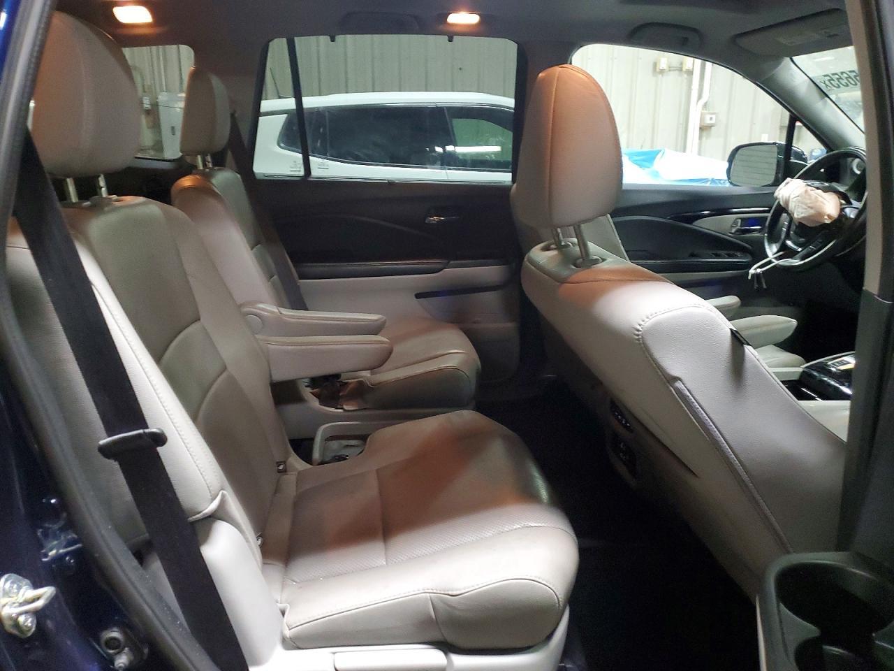 2016 HONDA PILOT