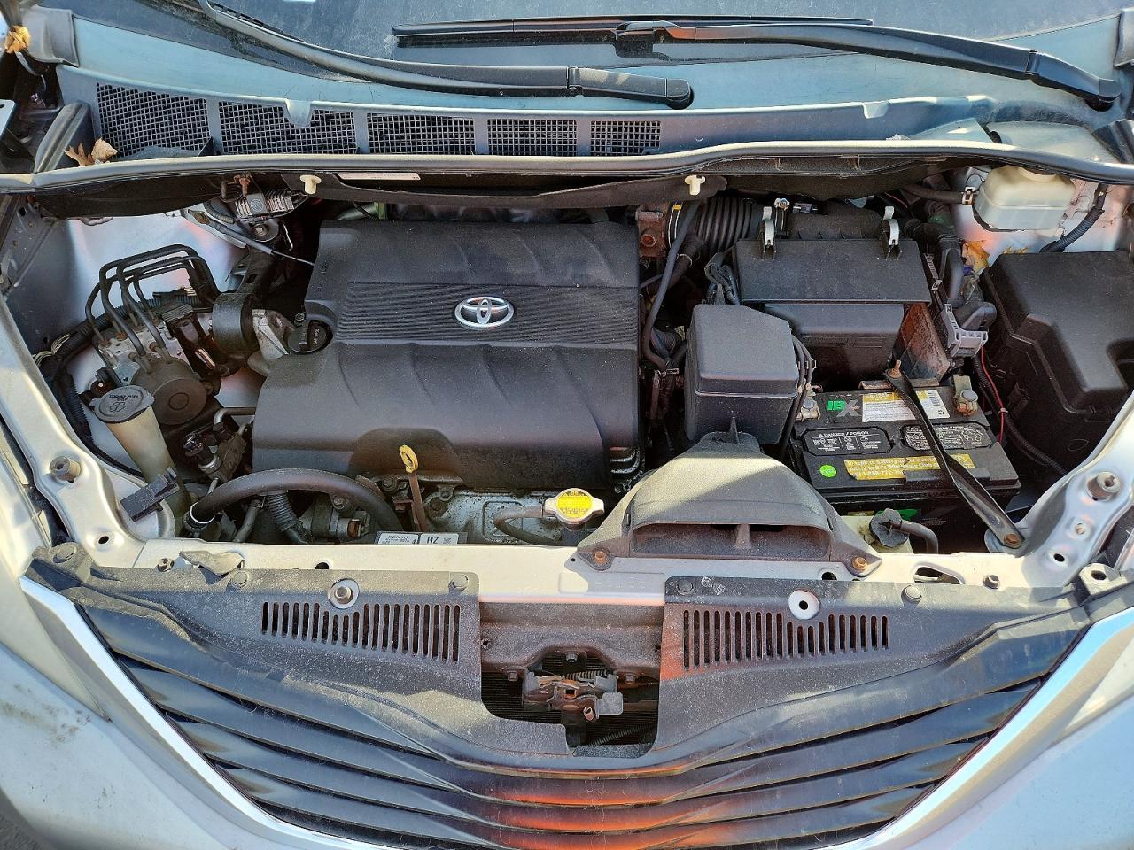 2013 TOYOTA SIENNA