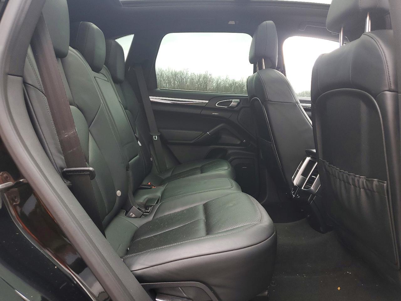 2014 PORSCHE CAYENNE