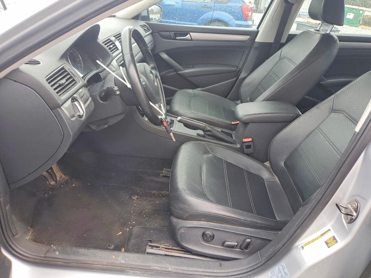 2014 VOLKSWAGEN Passat