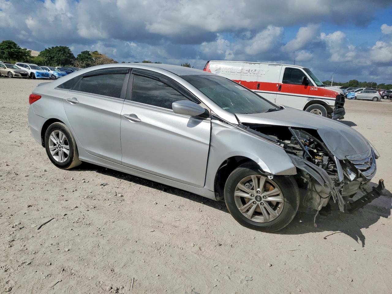 2013 HYUNDAI SONATA