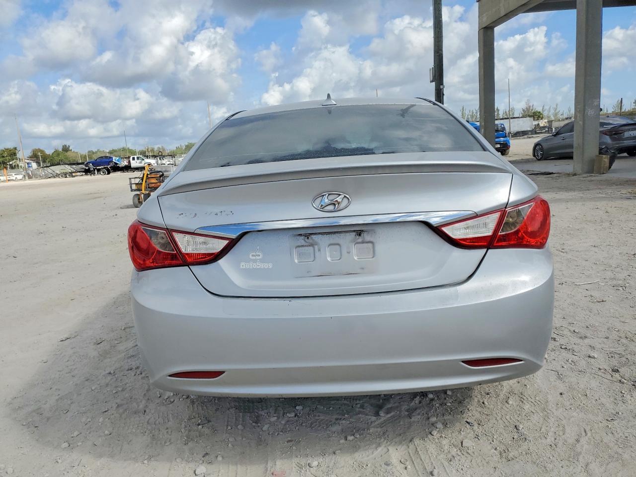 2013 HYUNDAI SONATA