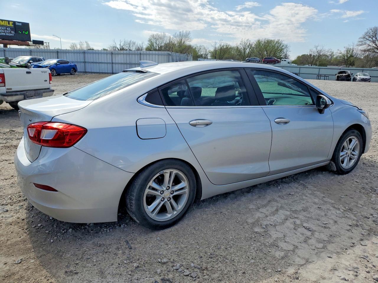 2017 CHEVROLET CRUZE
