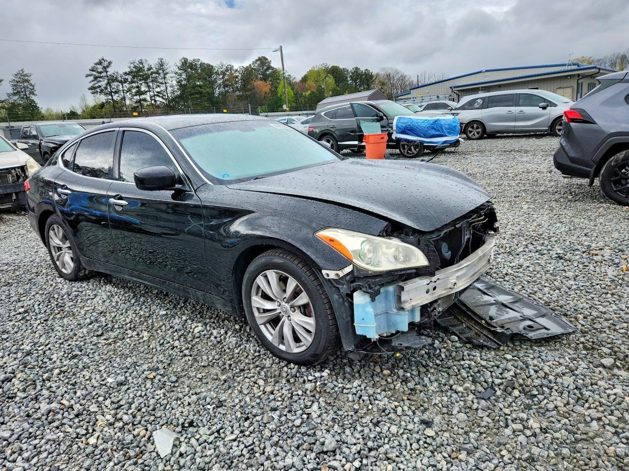2011 INFINITI M37