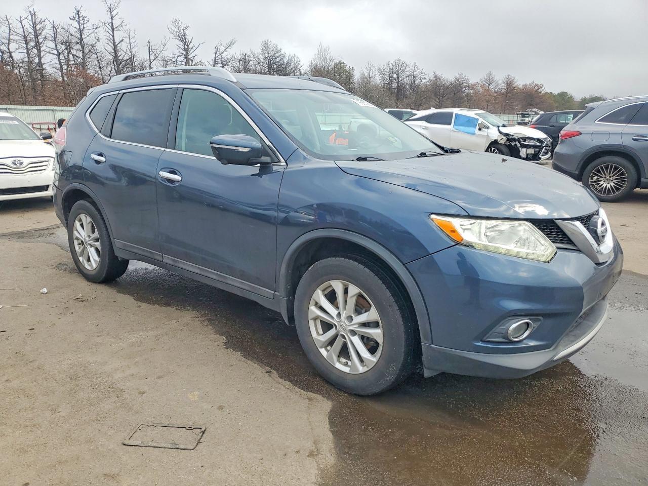 2015 NISSAN ROGUE