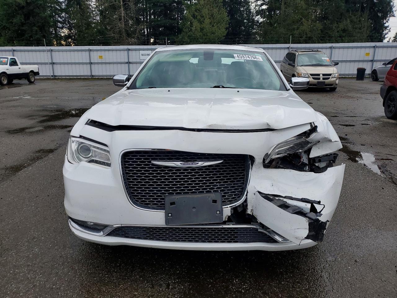2019 CHRYSLER 300