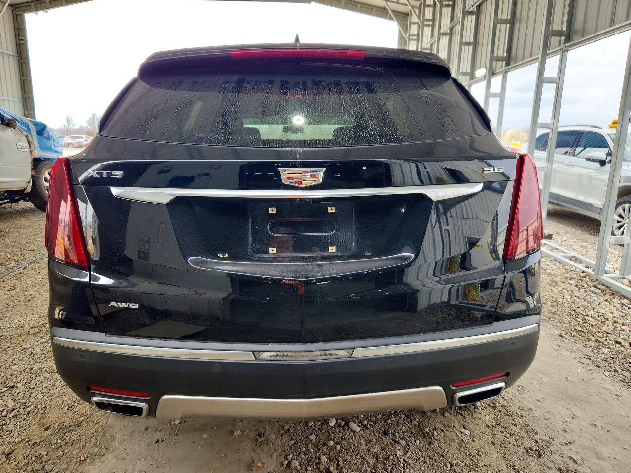 2017 CADILLAC XT5