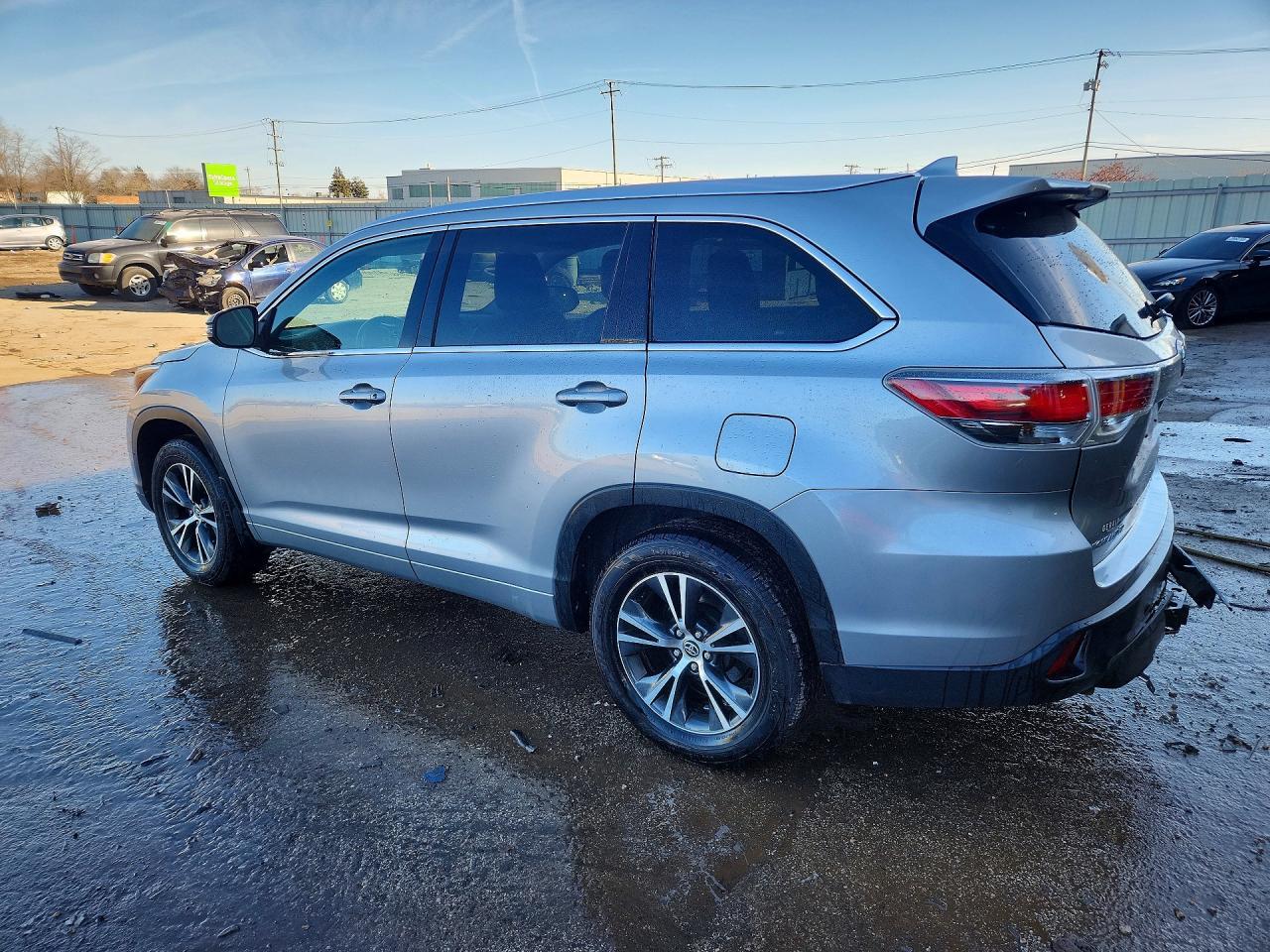 2016 TOYOTA HIGHLANDER
