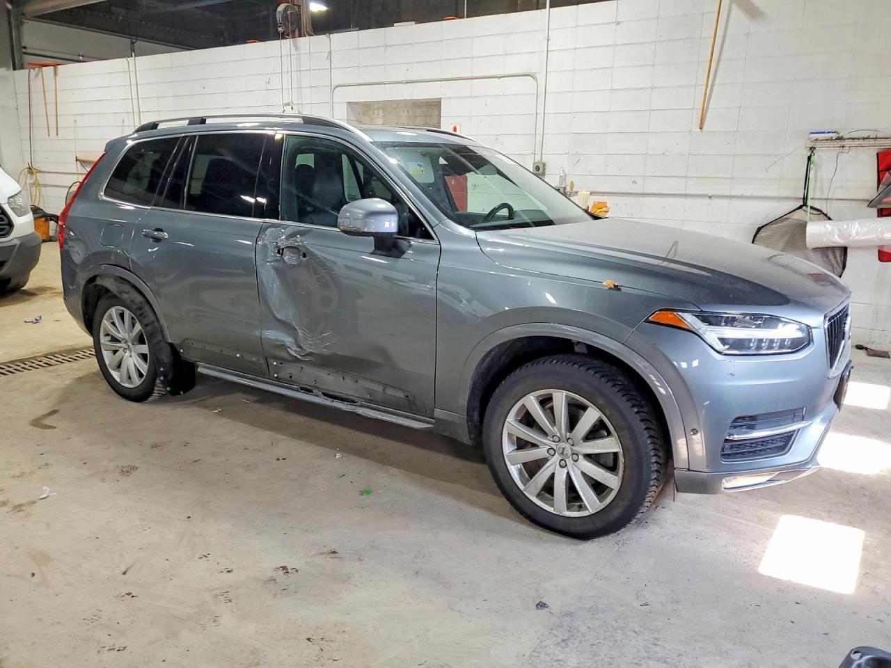 2018 VOLVO XC90
