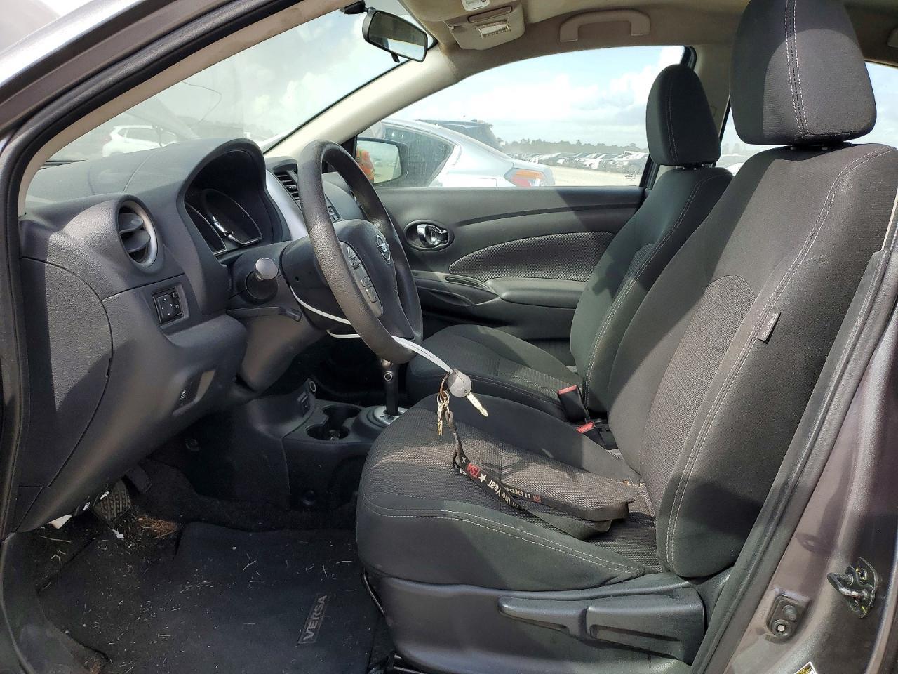 2017 NISSAN VERSA
