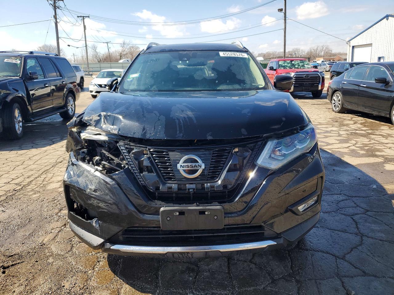 2017 NISSAN ROGUE