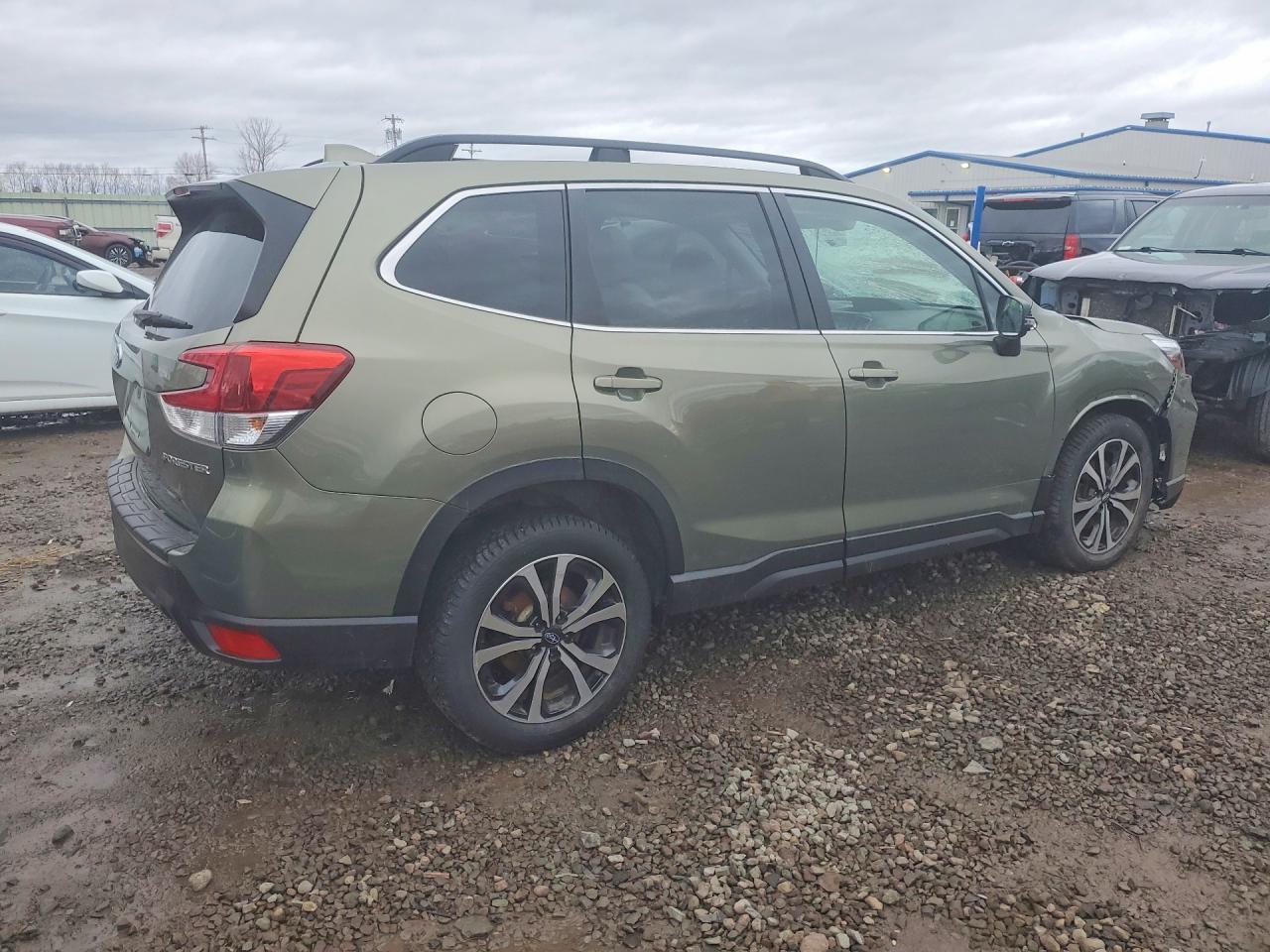 2021 SUBARU FORESTER
