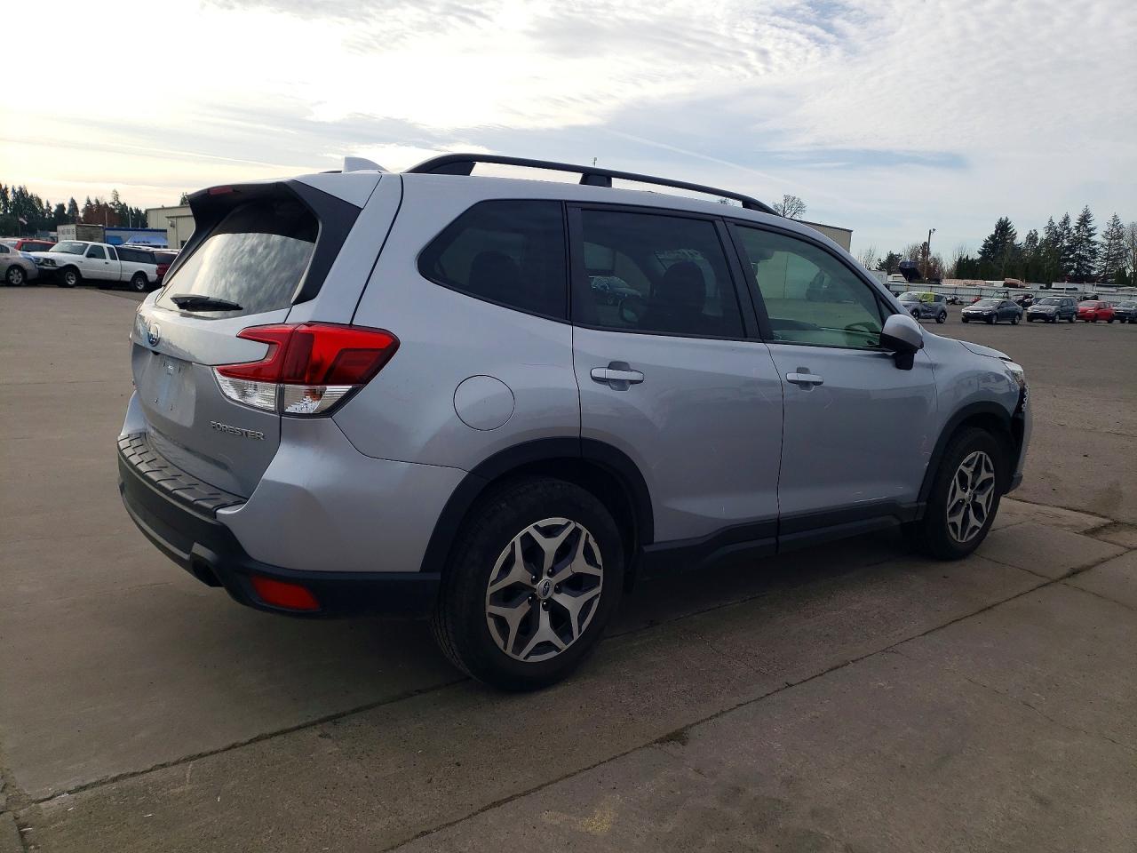 2021 SUBARU FORESTER
