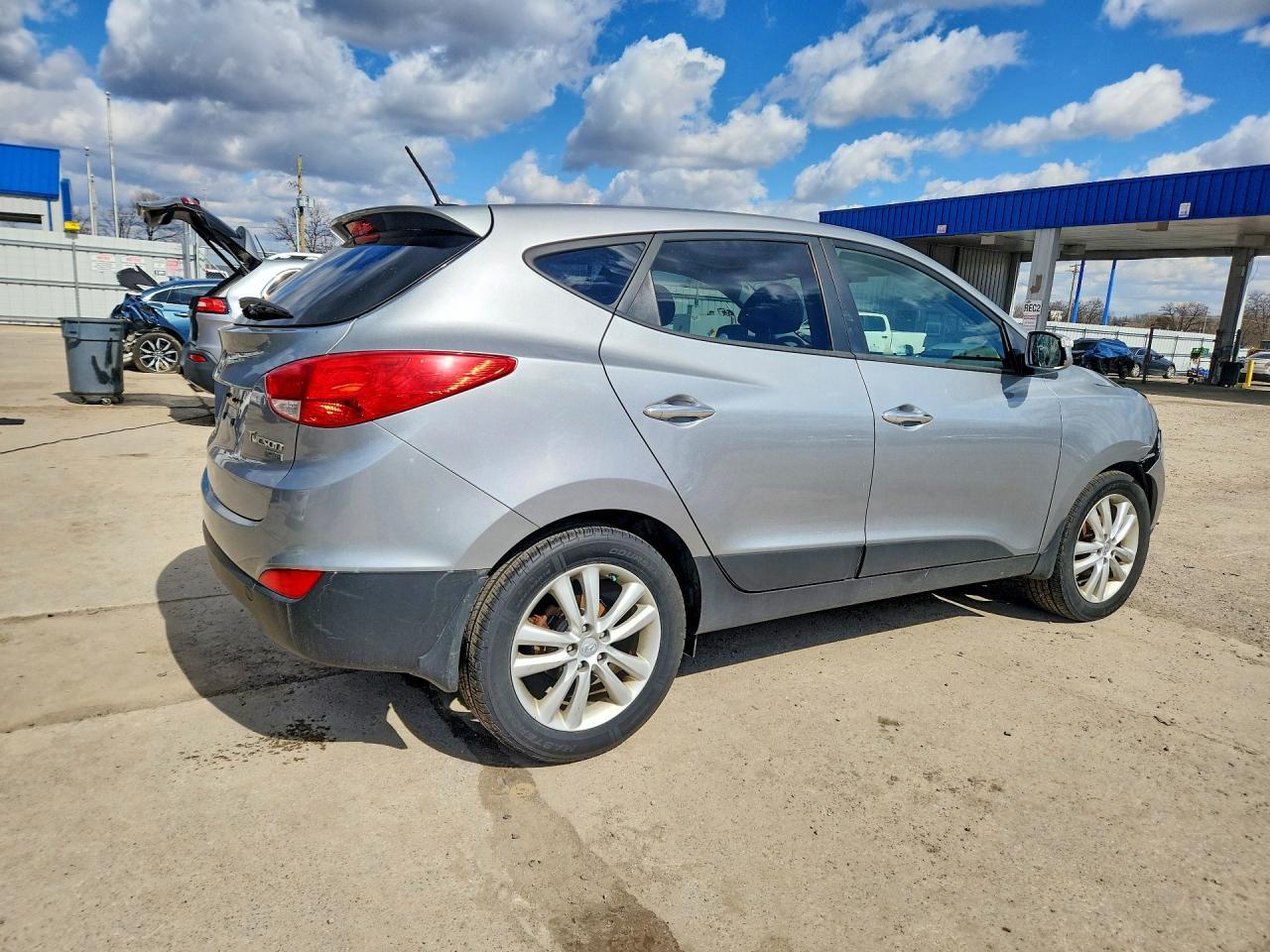 2011 HYUNDAI TUCSON