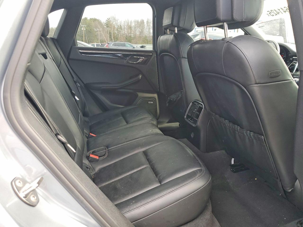 2019 PORSCHE Macan