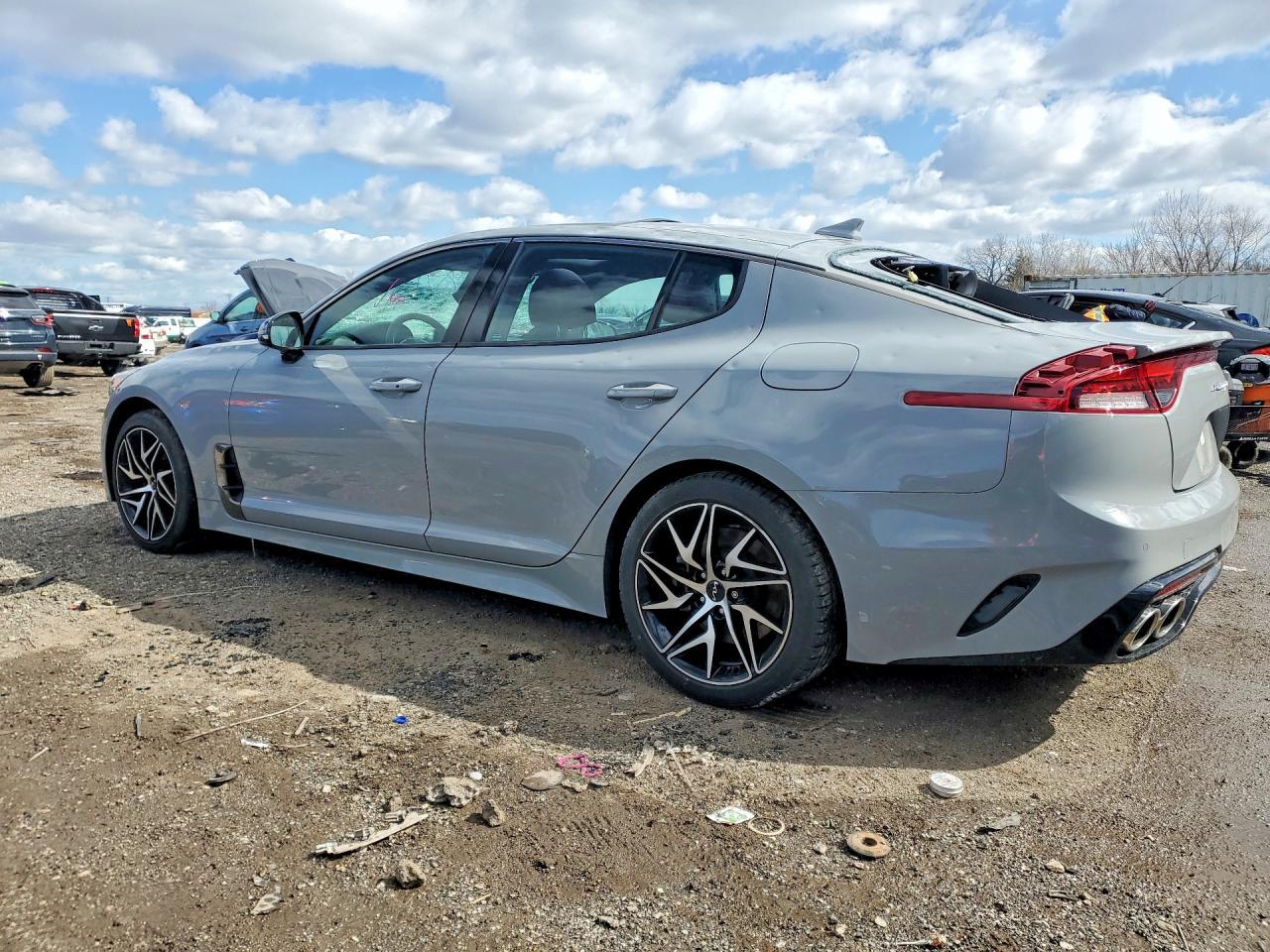 2022 KIA Stinger