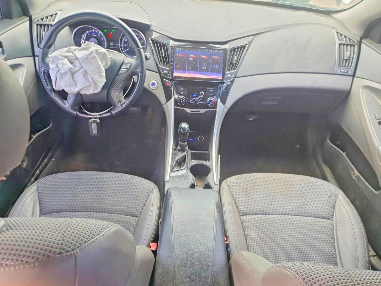 2011 HYUNDAI SONATA
