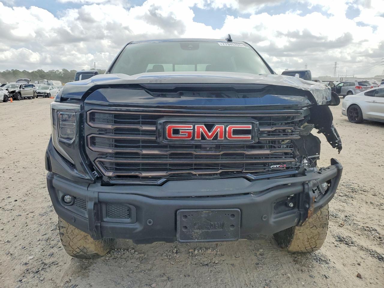 2024 GMC Sierra