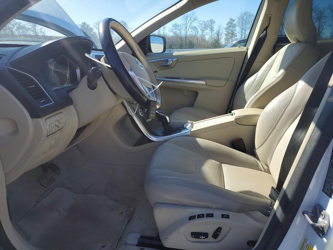 2015 VOLVO XC60