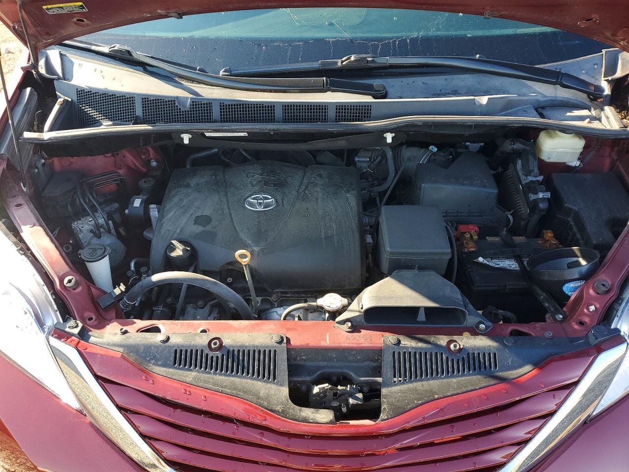 2017 TOYOTA SIENNA
