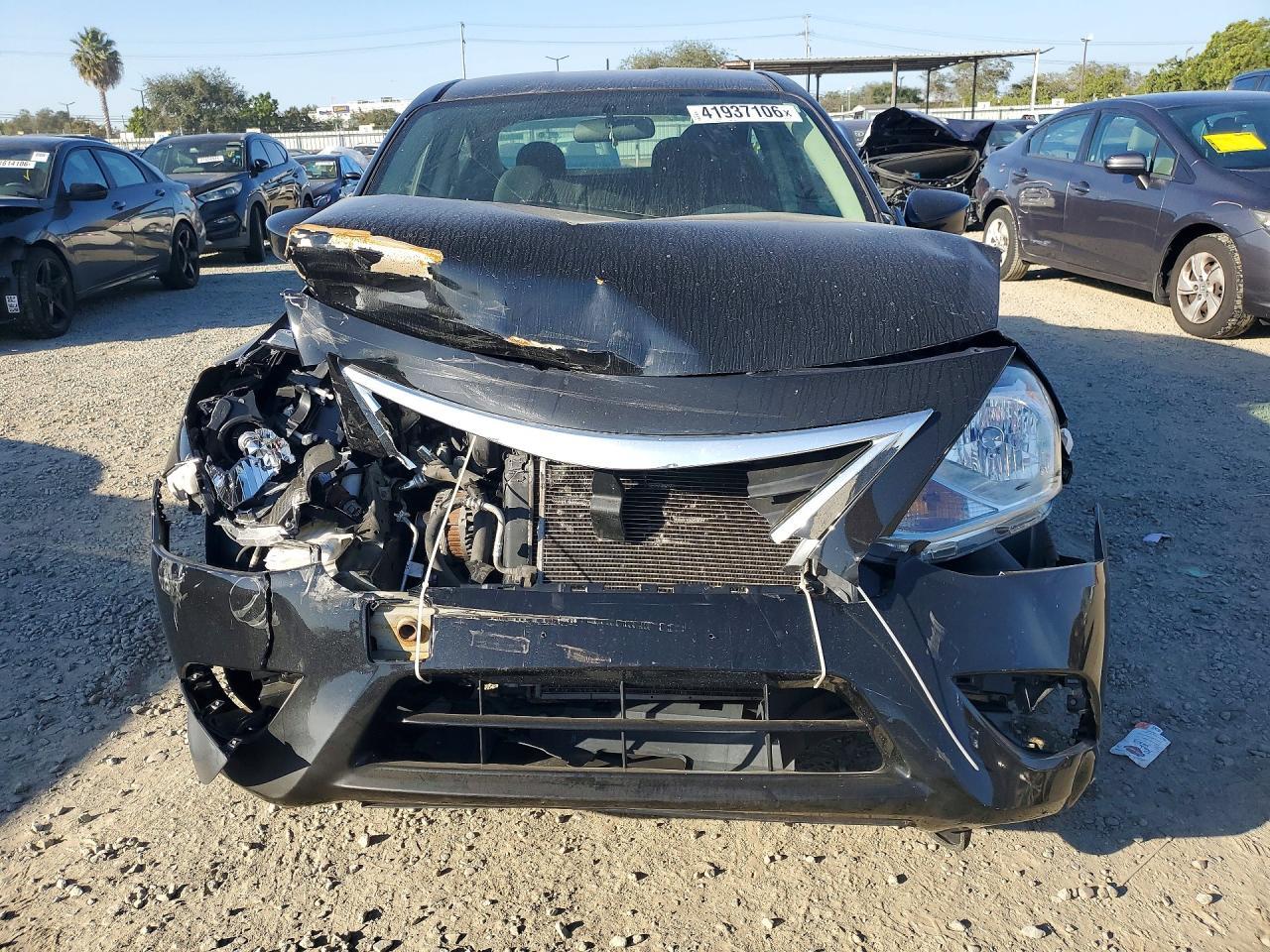 2017 NISSAN VERSA